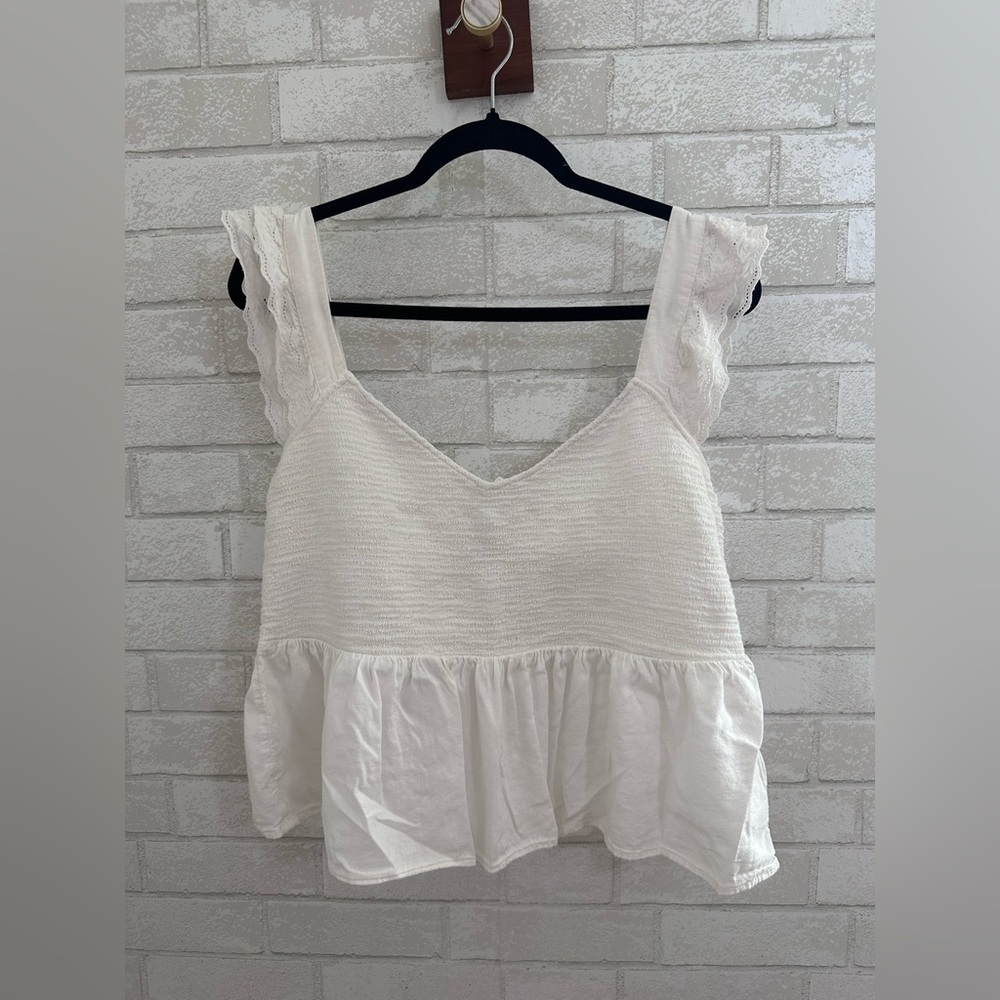 Old Navy Fitted White Flutter Sleeve Smocked Crop Tank Top Sz XL #1893 - Picture 2 of 7